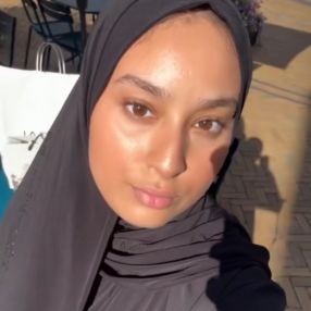 Aya, Babysitter à Antwerpen