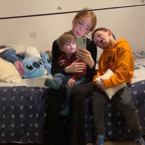 Ambre, Babysit in Écaussinnes