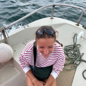 Eglantine, Babysitter à Mettet