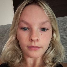 Britt, Babysit in Lievegem