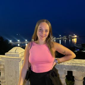 Eva, Babysit in Awans