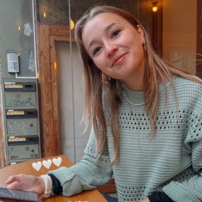 Ine, Babysit in Brugge