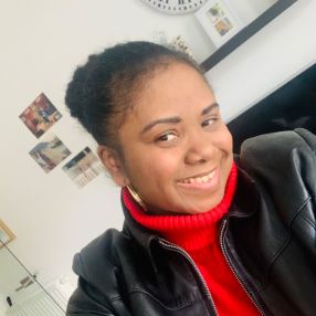 Tahinasoa, Babysitter à Manage