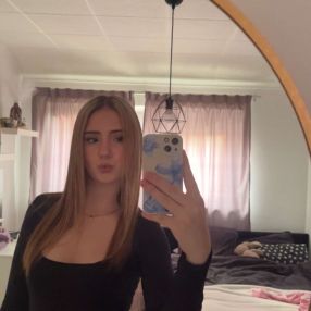 Axana, Babysitter in Oudsbergen