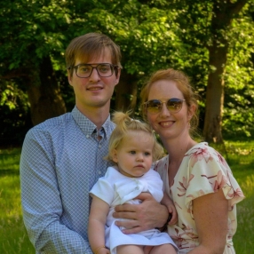 Shirley, Gezin in Oostkamp