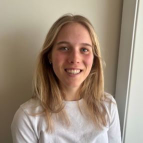 Eline, Babysit in Destelbergen