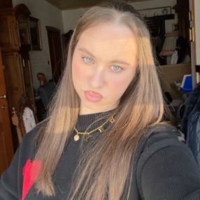 Eliza, Babysitter in Beringen