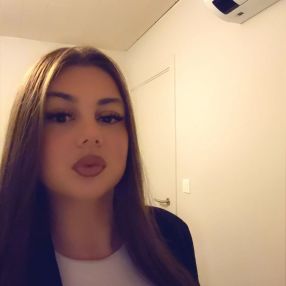 Yuna, Babysitter à Haaltert
