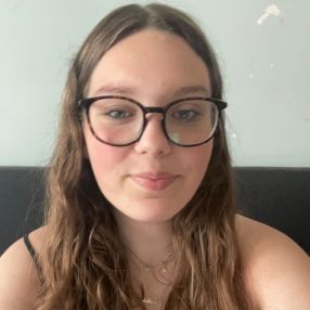 Caithlyn, Babysitter à Zoersel