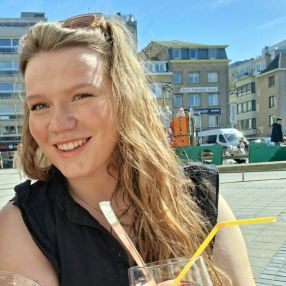 Tine, Babysitter à Lede