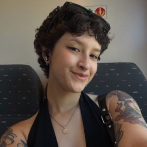 Tuy, Babysitter à Lier
