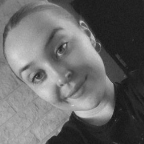Kelly, Babysitter à Saint-Ghislain