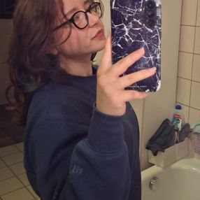 Lena, Babysitter in Putte