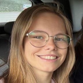Selina, Babysitter in Aalst