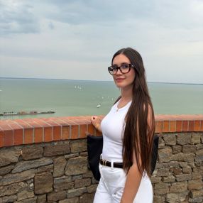 Ildikó, Babysitter à Oostende