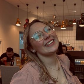 Femke, Babysit in Oostakker