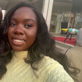 Ashanti, Babysit in Hamont-Achel