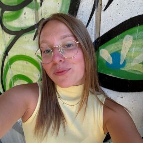 Esther, Babysitter à Herk-de-Stad