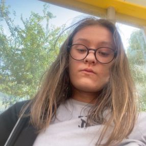 Fyona, Babysitter à Beringen