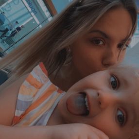 Adelina, Babysitter à Luik