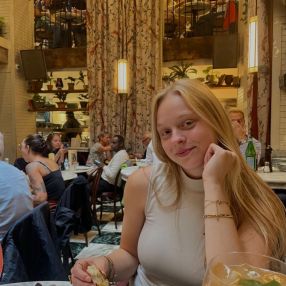 Lobke, Babysitter à Lichtervelde