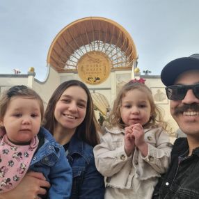 Evellyn, Gezin in Namur