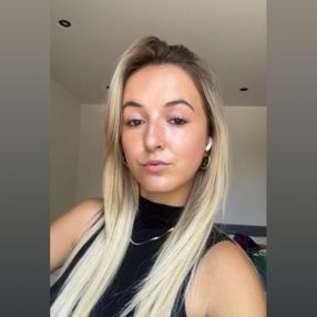 Kaylyn, Babysitter à Kalmthout