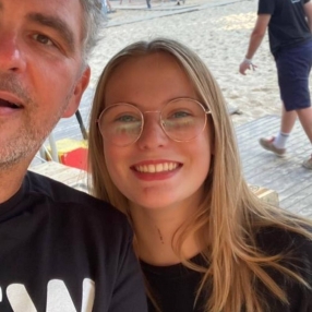 Ella, Babysitter à Gistel