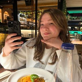 Eline, Babysit in Heusden-Zolder