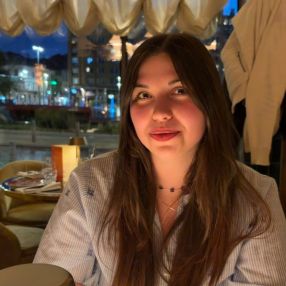 Péline, Babysitter à Kraainem