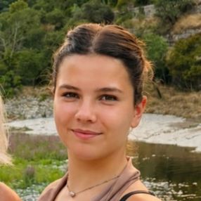 Ella, Babysitter à Aubange