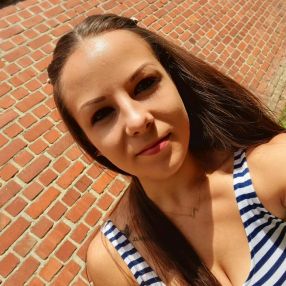 Lavinia, Gezin in Roeselare