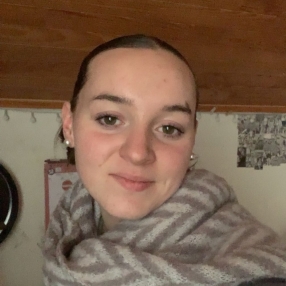 Catherine, Babysit in Leval-Trahegnies