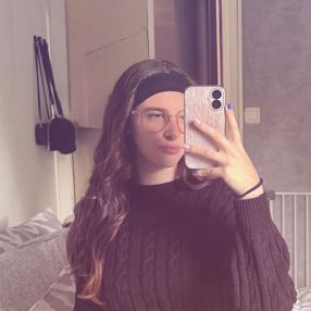 Sarah, Babysitter à Jemeppe-sur-Sambre