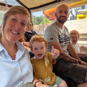 Julie, Gezin in Dilbeek