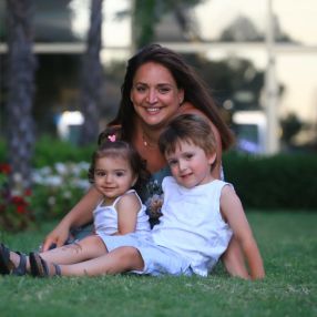 Dilara, Babysitter à Awans