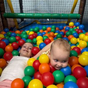 Laura, Gezin in Aiseau-Presles