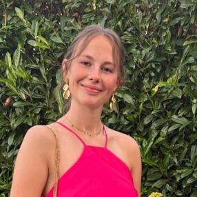 Pauline, Babysitter à Beauraing