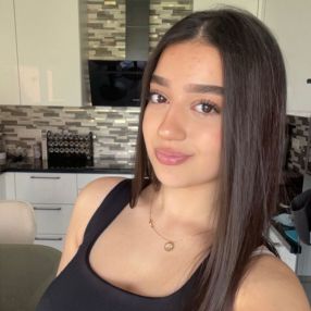 Sude, Babysit in Silly