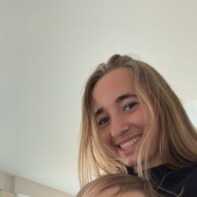 Gisèle, Babysitter à Oostkamp