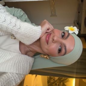 Nisrine, Babysit in Pepingen