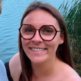 Sarah, Babysit in Gistel