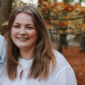 Mirthe, Babysitter in Lommel