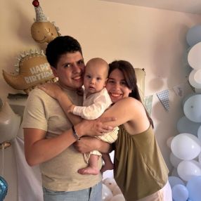 Alona, Family in Mol