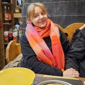 Satine, Babysitter à Flémalle