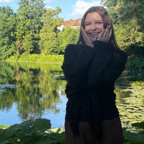 Nicole, Babysitter in Anzegem