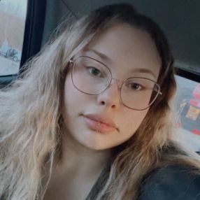 Cassandra, Babysit in Amay