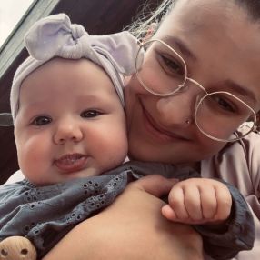 Malika, Gezin in Ronse