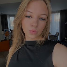Liv, Babysitter in Dendermonde