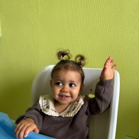 Ines, Famille à Mettet